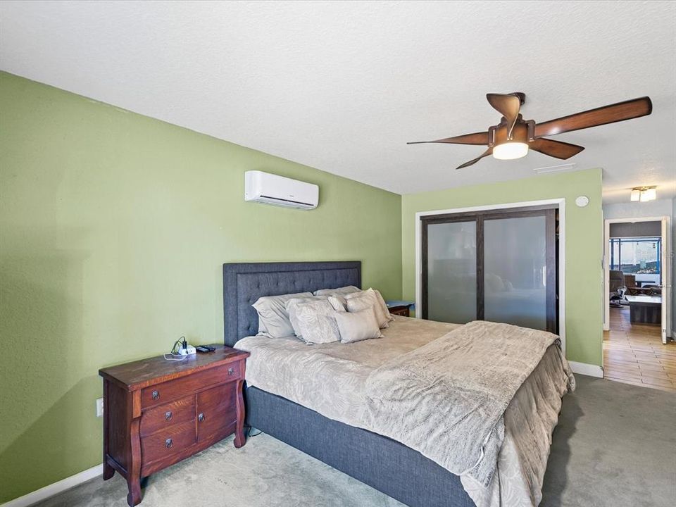 Active With Contract: $350,000 (3 beds, 2 baths, 1952 Square Feet)