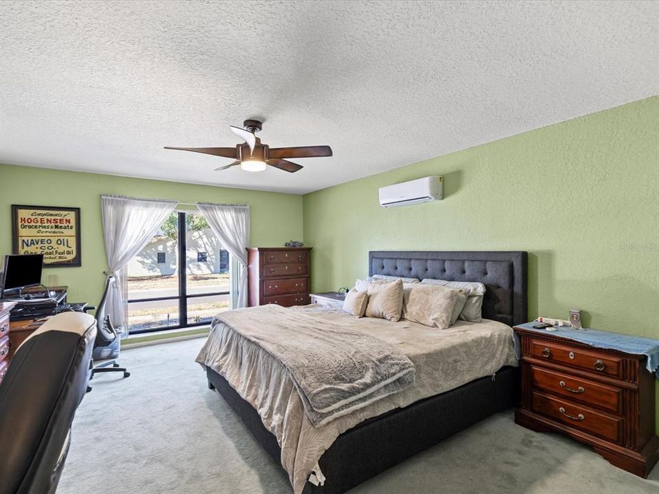 Active With Contract: $350,000 (3 beds, 2 baths, 1952 Square Feet)