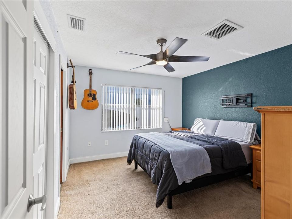 Active With Contract: $350,000 (3 beds, 2 baths, 1952 Square Feet)