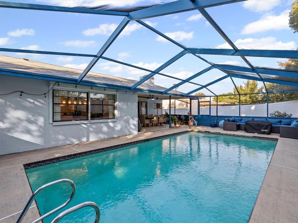 Active With Contract: $350,000 (3 beds, 2 baths, 1952 Square Feet)