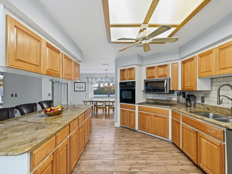 Active With Contract: $350,000 (3 beds, 2 baths, 1952 Square Feet)