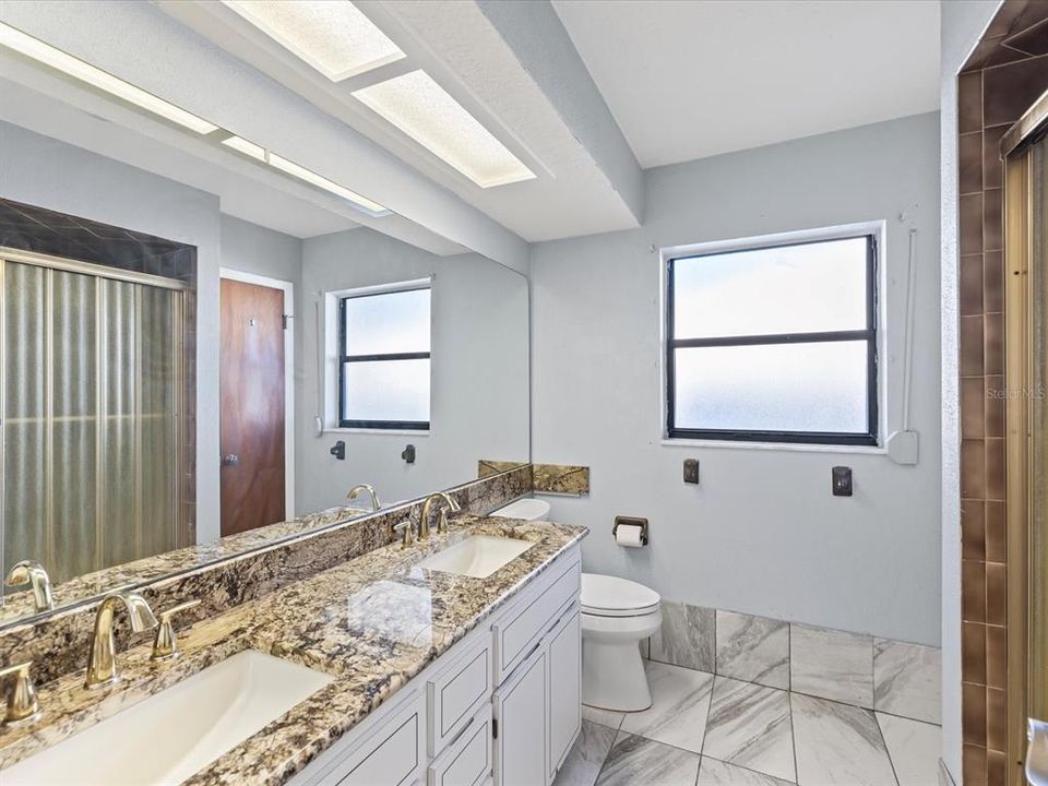 Active With Contract: $350,000 (3 beds, 2 baths, 1952 Square Feet)