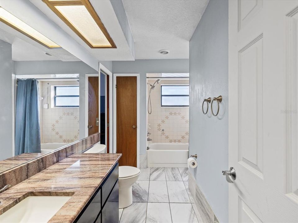 Active With Contract: $350,000 (3 beds, 2 baths, 1952 Square Feet)