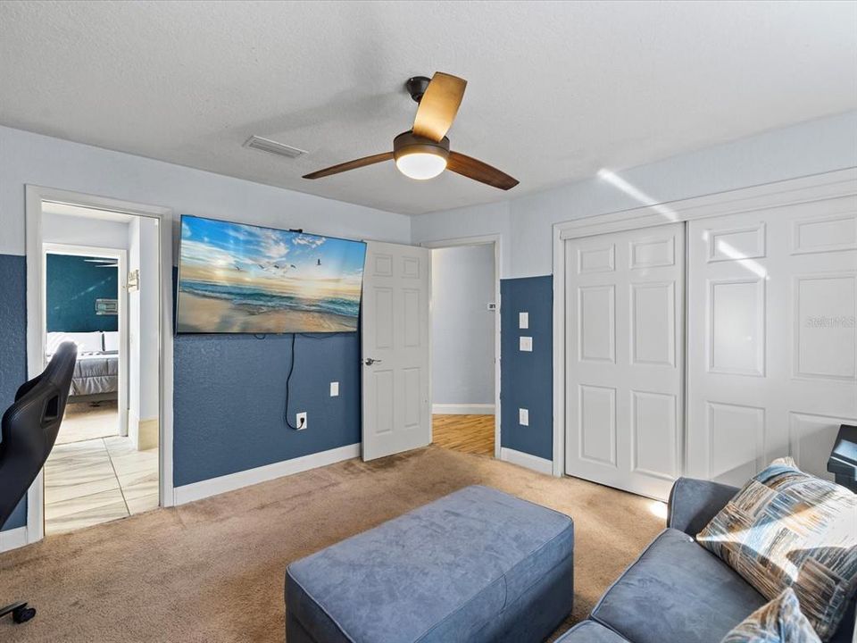 Active With Contract: $350,000 (3 beds, 2 baths, 1952 Square Feet)