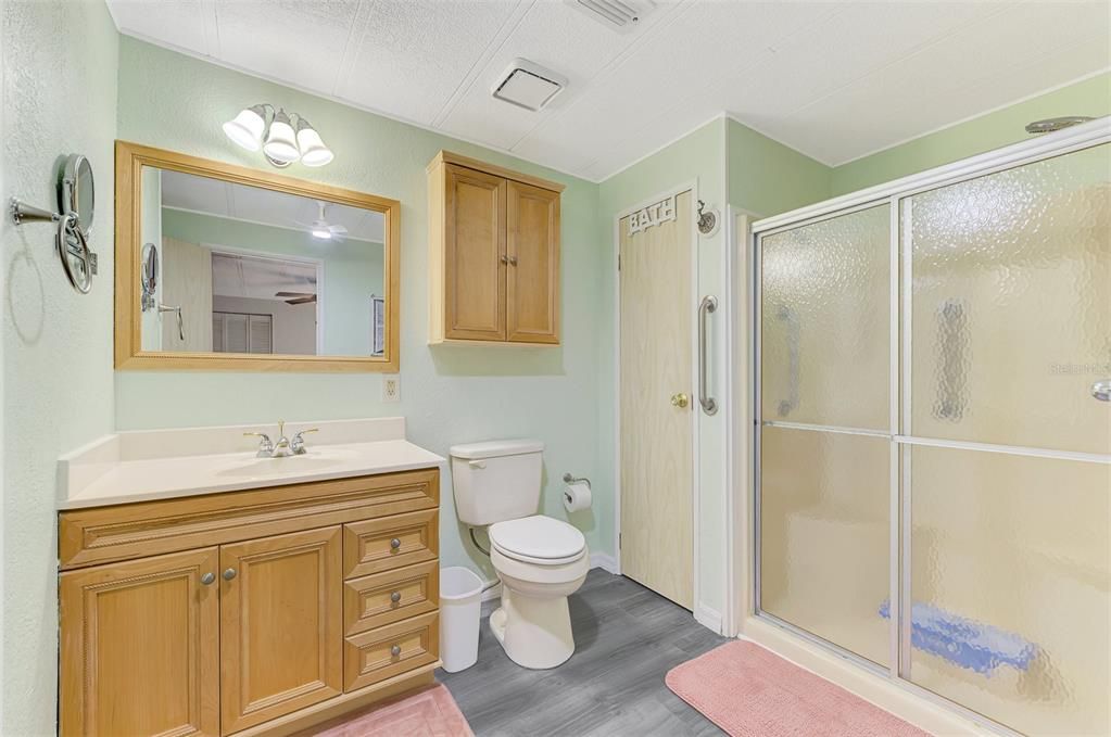 Под контрактом: $139,700 (2 спален, 2 ванн, 1248 Квадратных фут)