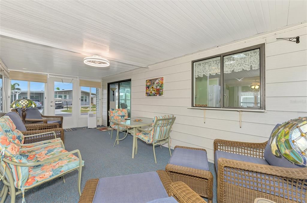 Под контрактом: $139,700 (2 спален, 2 ванн, 1248 Квадратных фут)