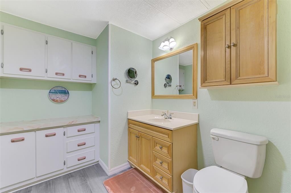 Под контрактом: $139,700 (2 спален, 2 ванн, 1248 Квадратных фут)