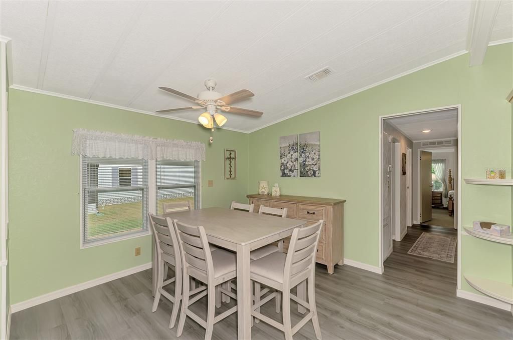 Под контрактом: $139,700 (2 спален, 2 ванн, 1248 Квадратных фут)