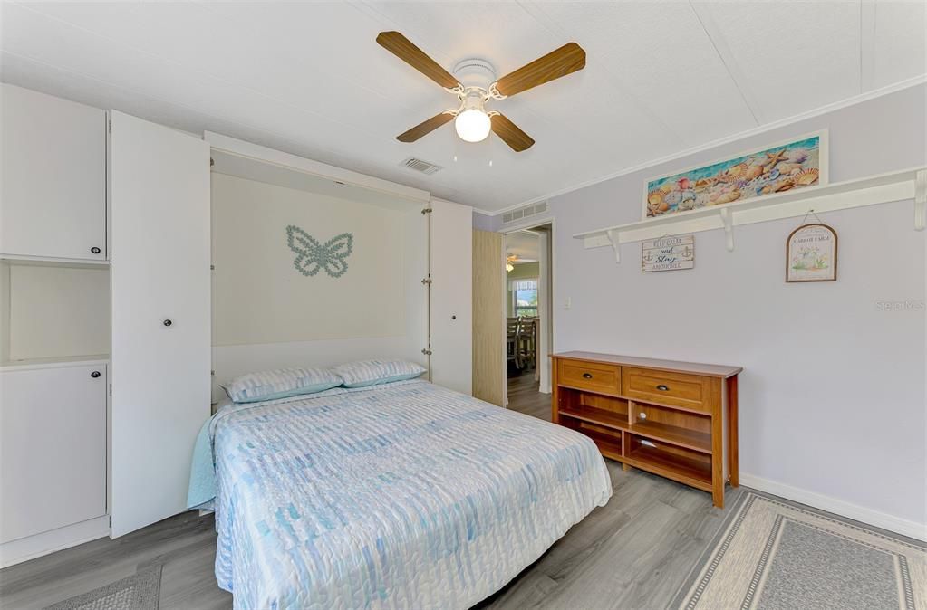 Под контрактом: $139,700 (2 спален, 2 ванн, 1248 Квадратных фут)