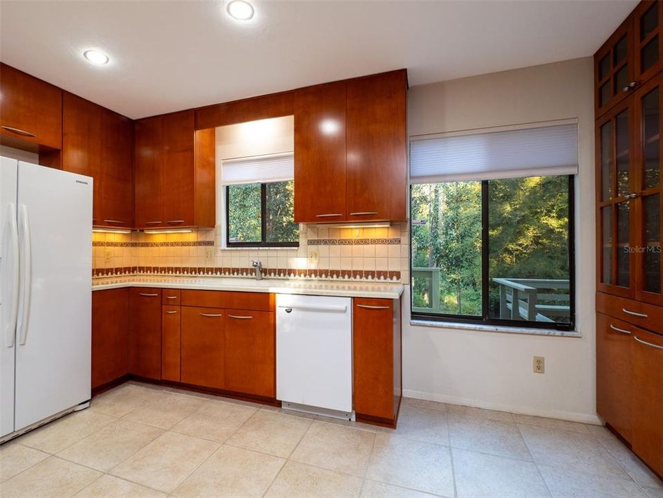 For Sale: $525,000 (4 beds, 3 baths, 2086 Square Feet)