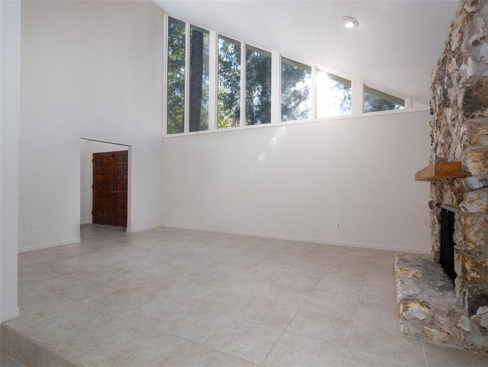 For Sale: $525,000 (4 beds, 3 baths, 2086 Square Feet)