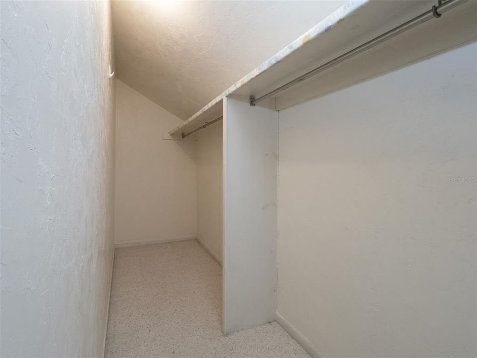 For Sale: $525,000 (4 beds, 3 baths, 2086 Square Feet)