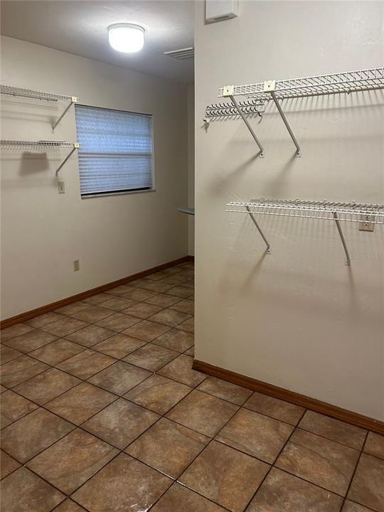 For Rent: $2,300 (3 beds, 3 baths, 1650 Square Feet)