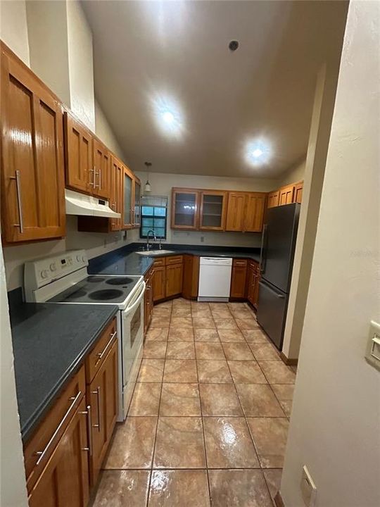 For Rent: $2,300 (3 beds, 3 baths, 1650 Square Feet)