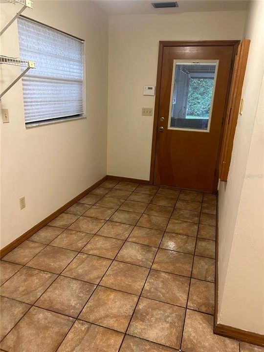 For Rent: $2,300 (3 beds, 3 baths, 1650 Square Feet)