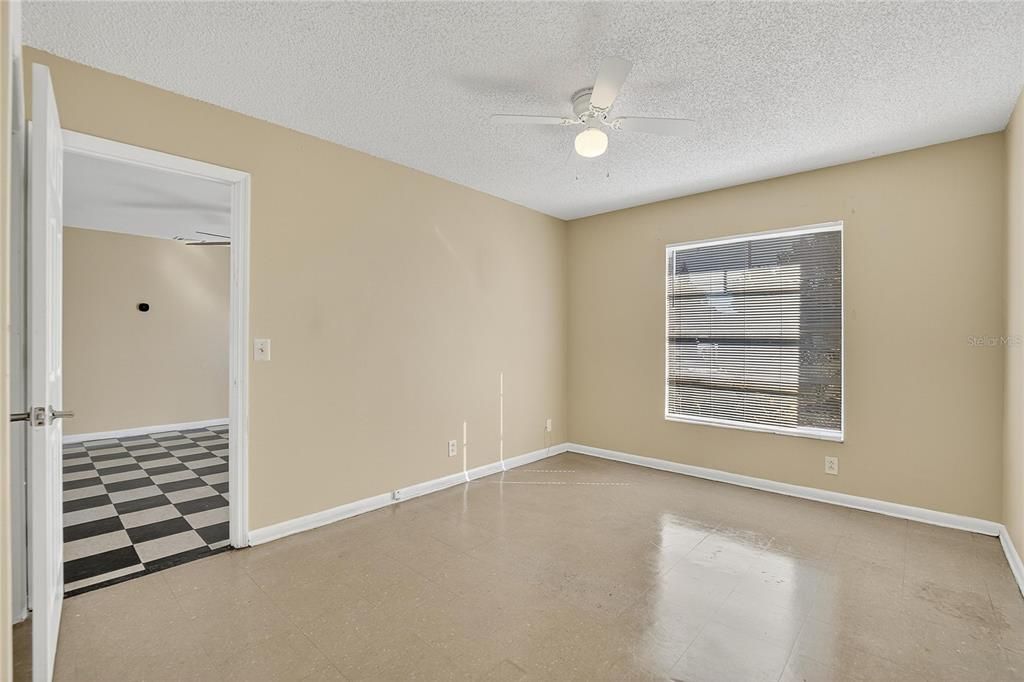 Active With Contract: $285,000 (4 beds, 2 baths, 1158 Square Feet)