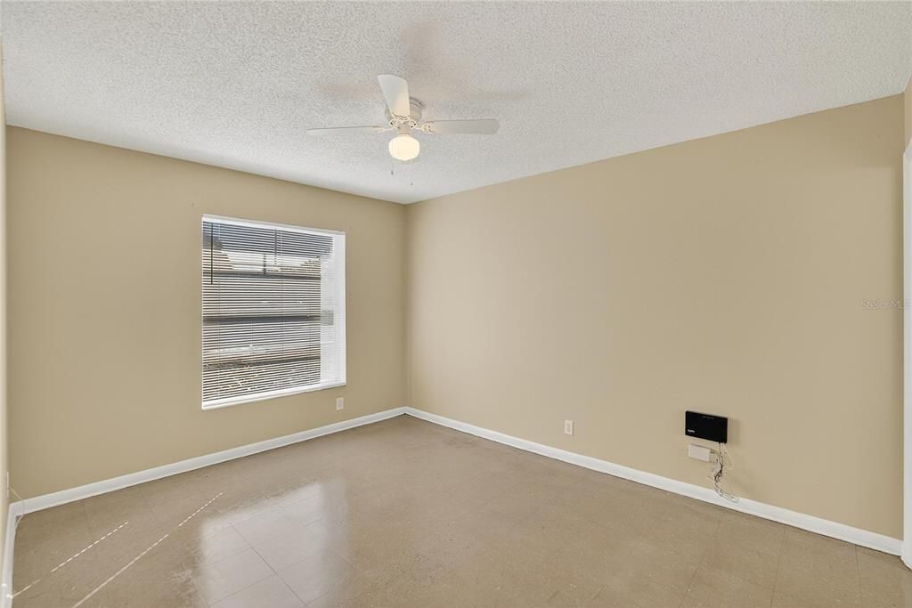 Active With Contract: $285,000 (4 beds, 2 baths, 1158 Square Feet)