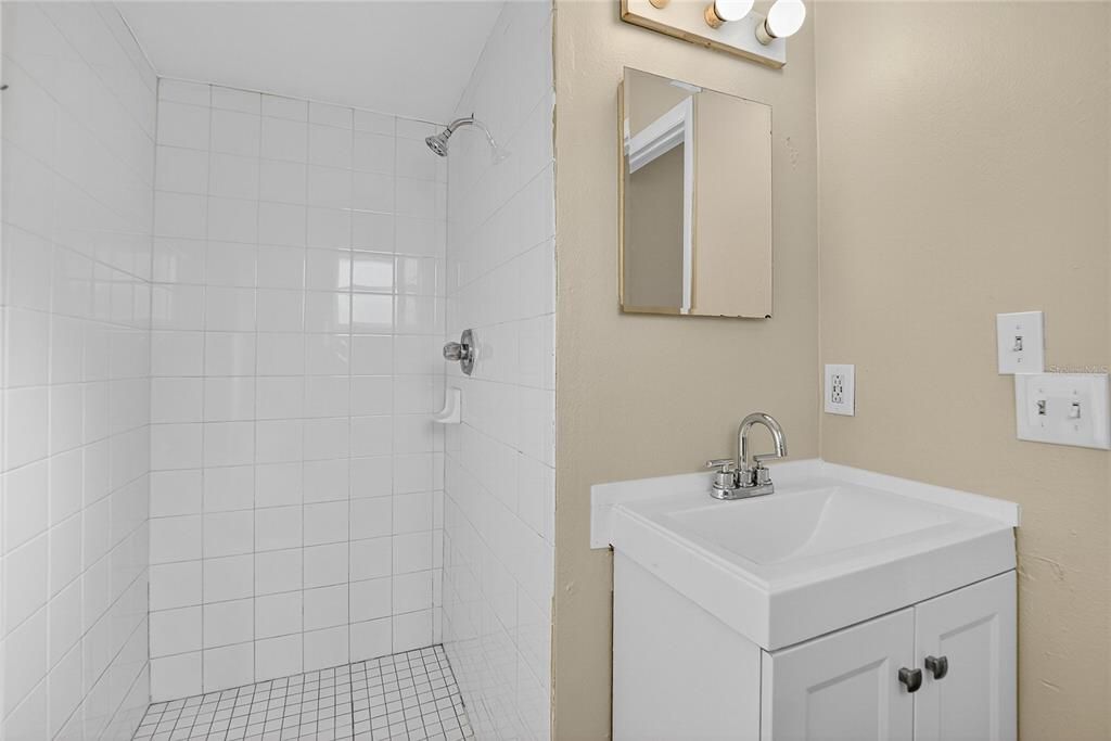 Active With Contract: $285,000 (4 beds, 2 baths, 1158 Square Feet)