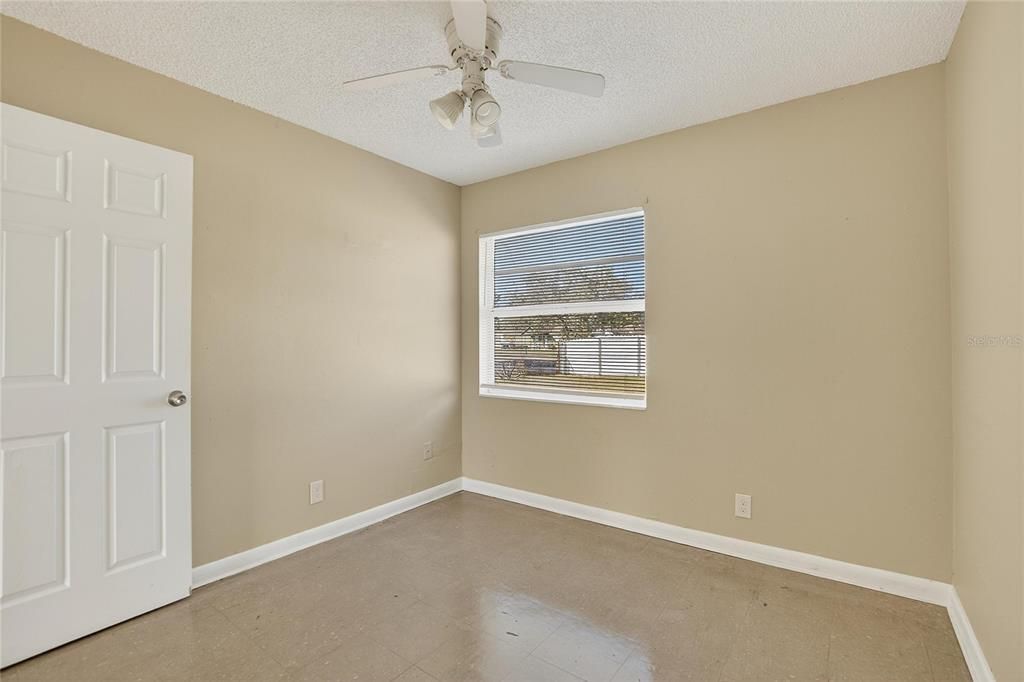 Active With Contract: $285,000 (4 beds, 2 baths, 1158 Square Feet)