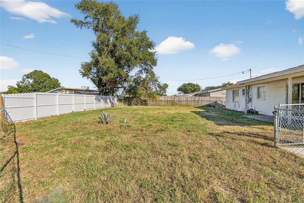 Active With Contract: $285,000 (4 beds, 2 baths, 1158 Square Feet)