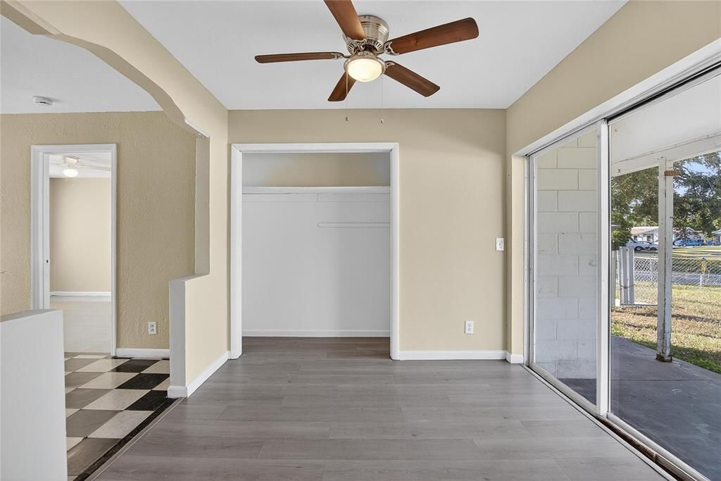 Active With Contract: $285,000 (4 beds, 2 baths, 1158 Square Feet)