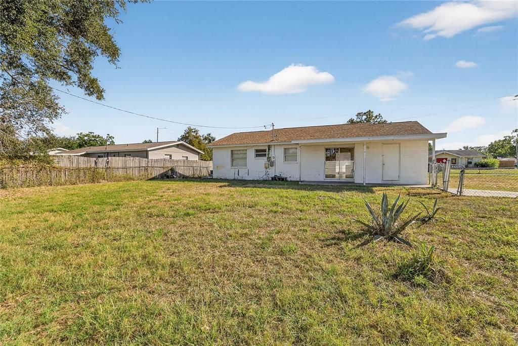 Active With Contract: $285,000 (4 beds, 2 baths, 1158 Square Feet)