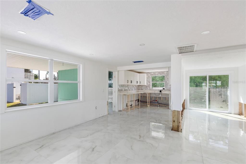 Activo con contrato: $710,000 (3 camas, 2 baños, 1398 Pies cuadrados)