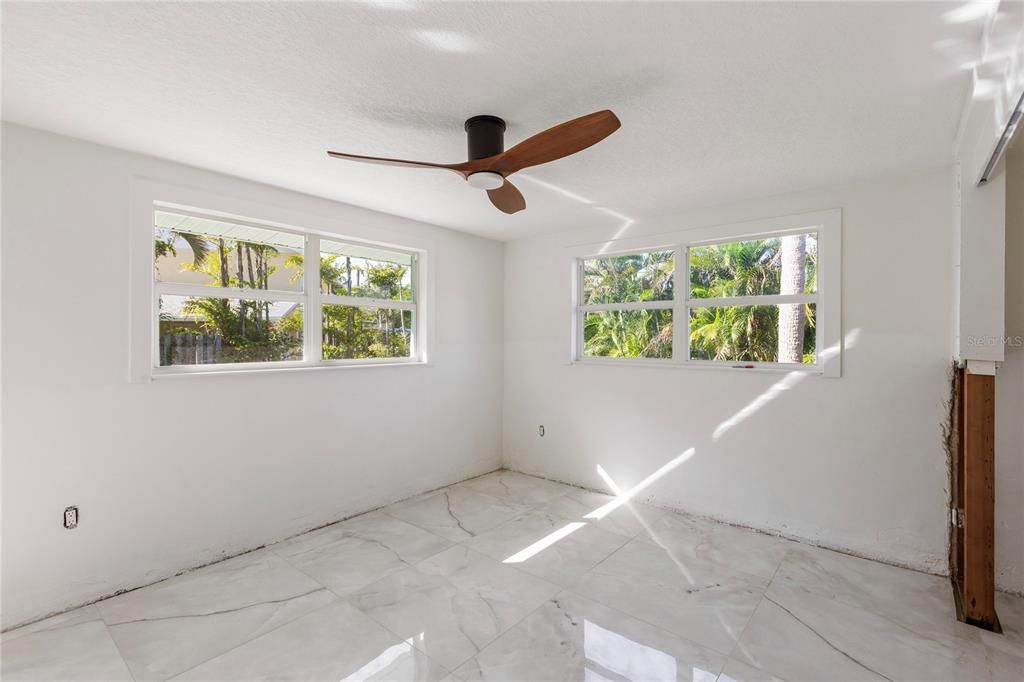 Activo con contrato: $710,000 (3 camas, 2 baños, 1398 Pies cuadrados)