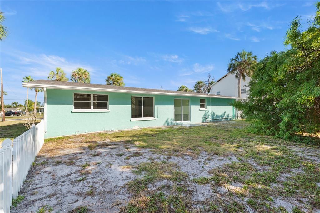 Activo con contrato: $710,000 (3 camas, 2 baños, 1398 Pies cuadrados)