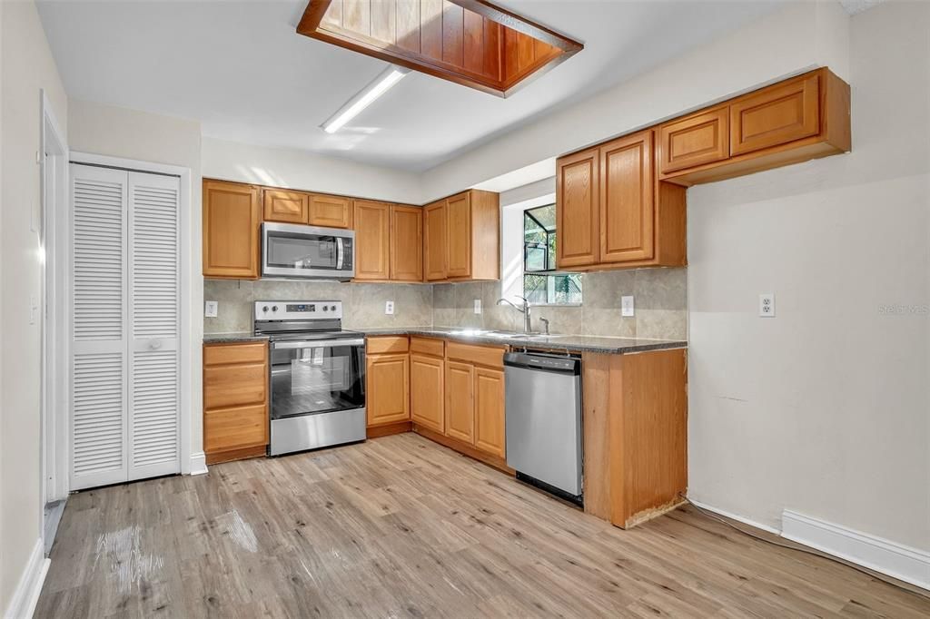 En Venta: $329,000 (3 camas, 2 baños, 1160 Pies cuadrados)