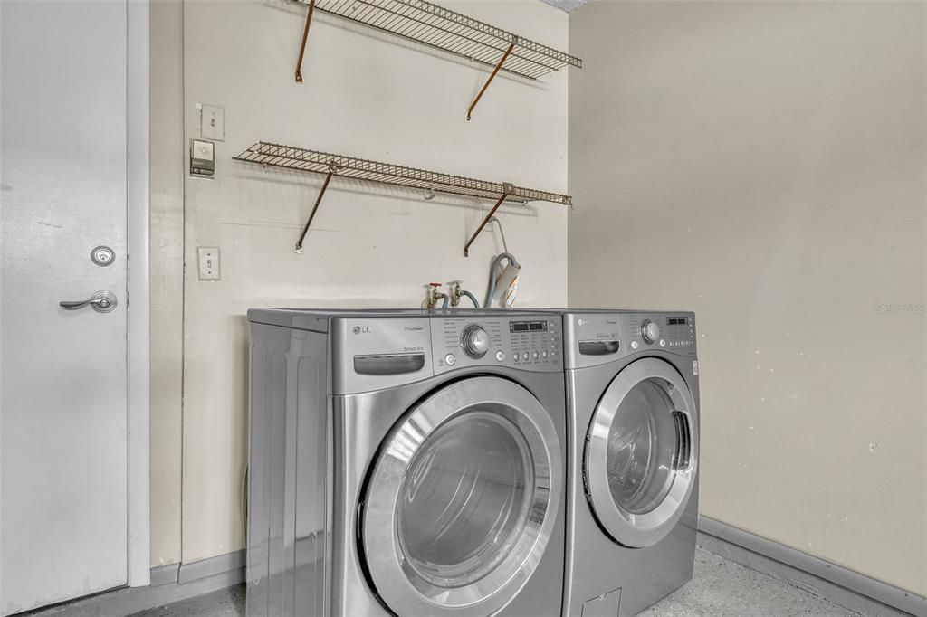 En Venta: $329,000 (3 camas, 2 baños, 1160 Pies cuadrados)