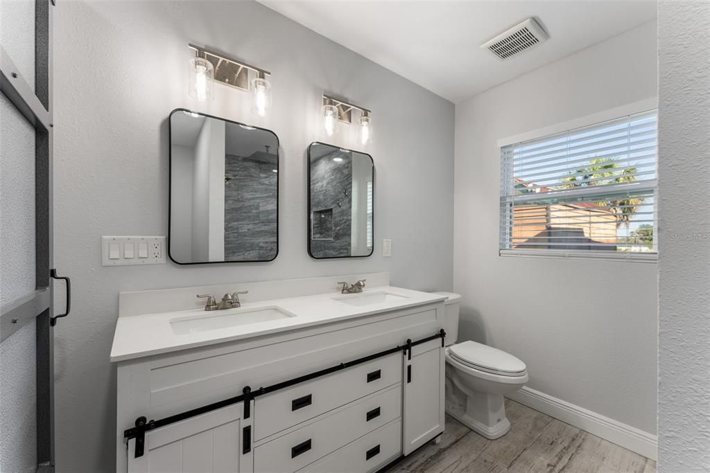 待售: $450,000 (2 贝兹, 2 浴室, 1192 平方英尺)