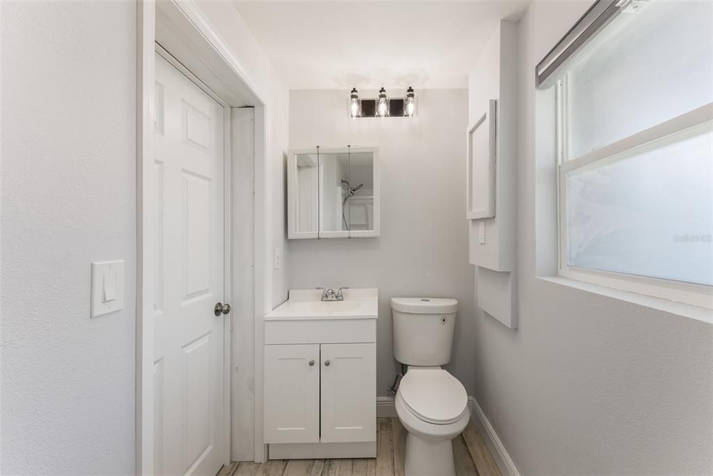 待售: $450,000 (2 贝兹, 2 浴室, 1192 平方英尺)