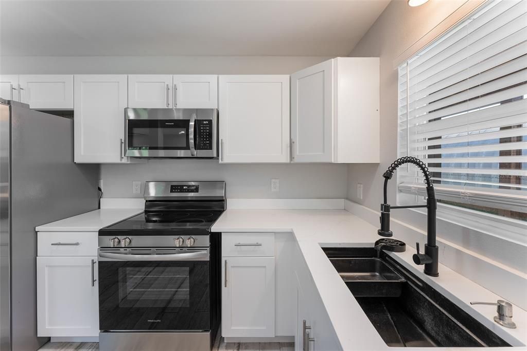 待售: $450,000 (2 贝兹, 2 浴室, 1192 平方英尺)