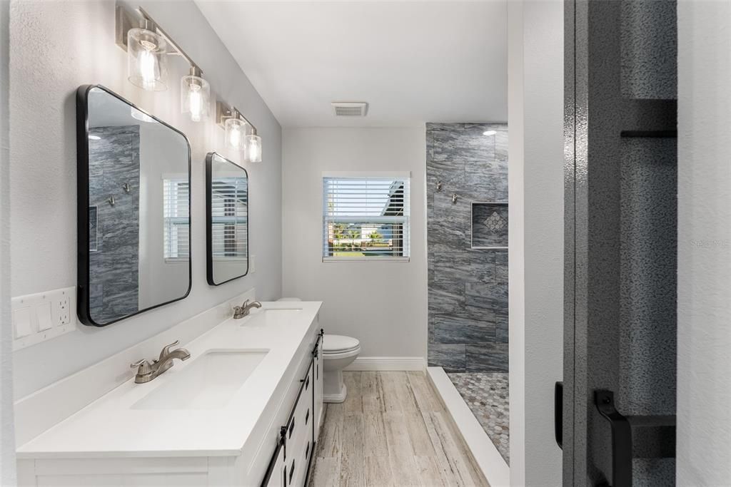 待售: $450,000 (2 贝兹, 2 浴室, 1192 平方英尺)