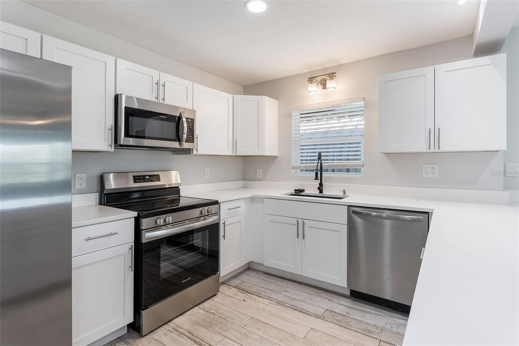 待售: $450,000 (2 贝兹, 2 浴室, 1192 平方英尺)