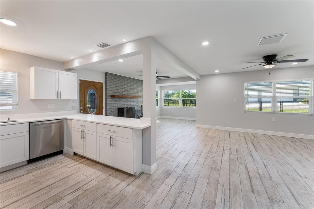 待售: $450,000 (2 贝兹, 2 浴室, 1192 平方英尺)