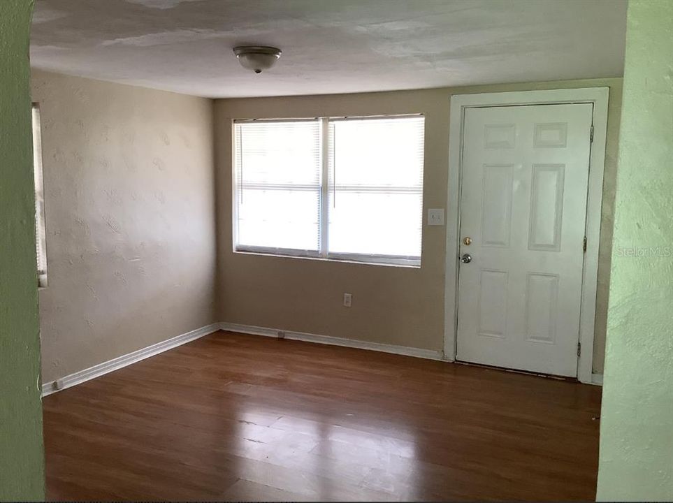 En Renta: $1,395 (3 camas, 1 baños, 920 Pies cuadrados)