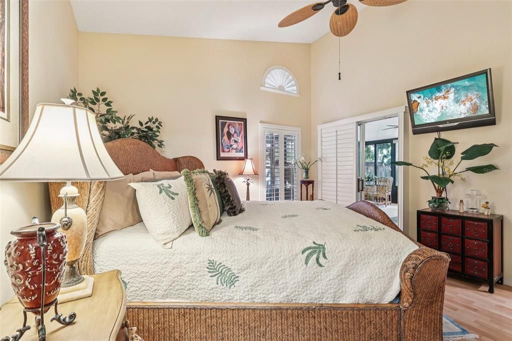 Active With Contract: $384,900 (3 beds, 2 baths, 2036 Square Feet)