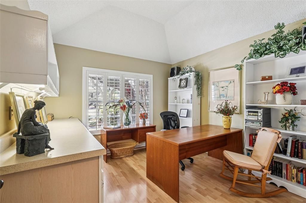 Active With Contract: $384,900 (3 beds, 2 baths, 2036 Square Feet)