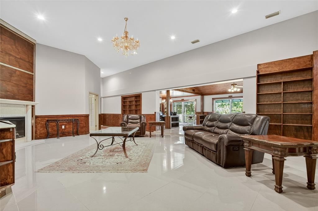 En Venta: $995,000 (4 camas, 4 baños, 5344 Pies cuadrados)