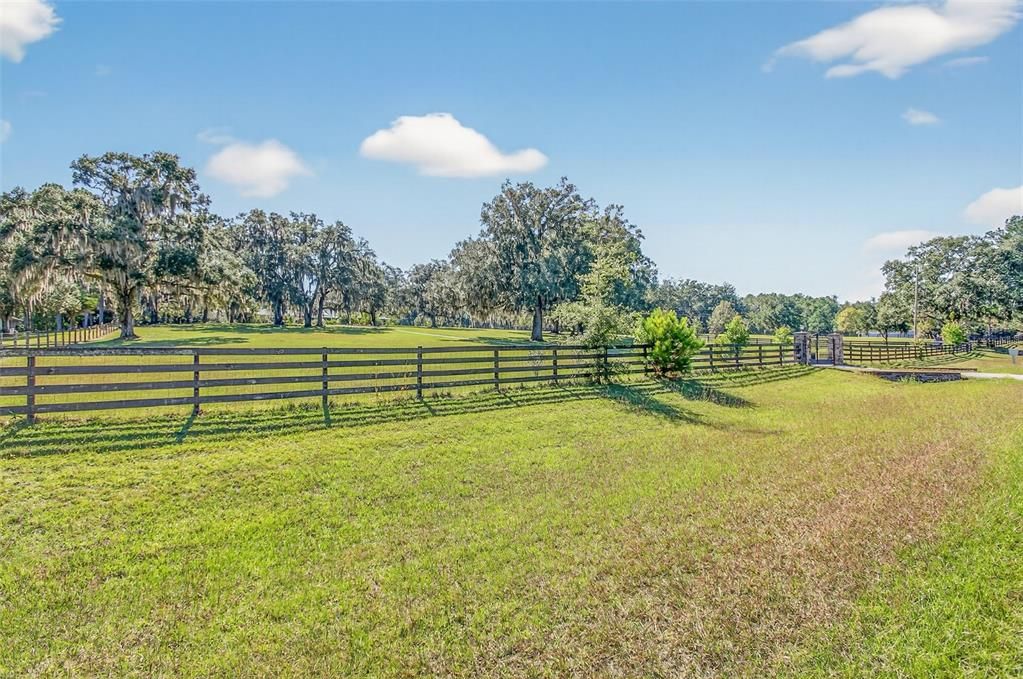 En Venta: $995,000 (4 camas, 4 baños, 5344 Pies cuadrados)