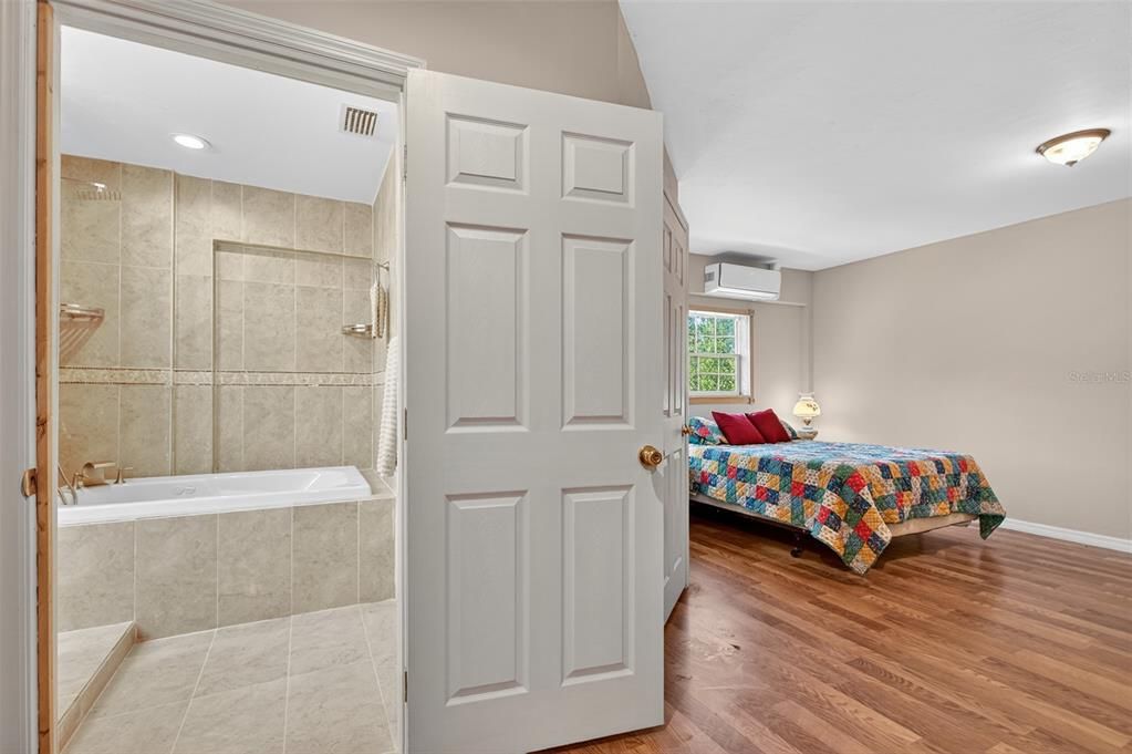 En Venta: $995,000 (4 camas, 4 baños, 5344 Pies cuadrados)