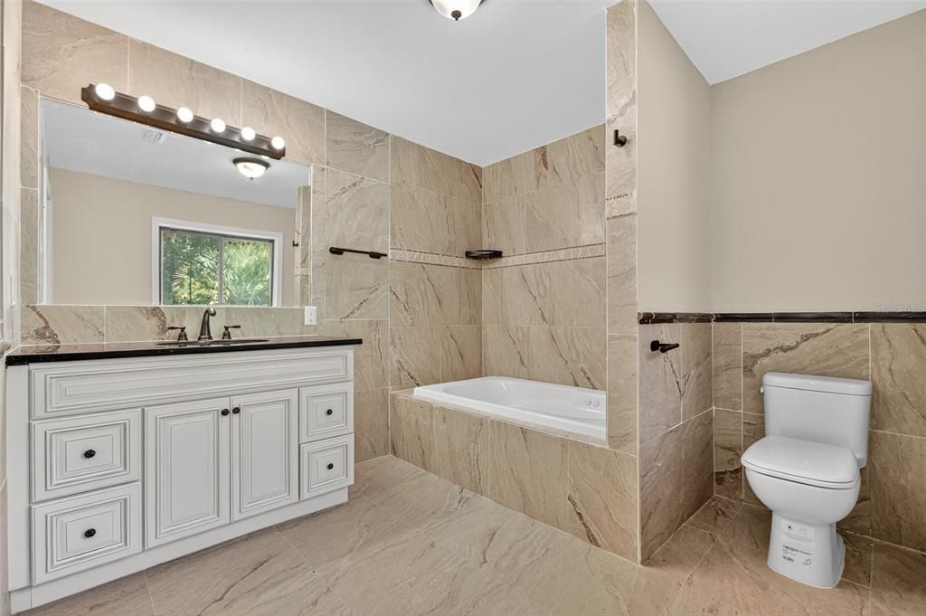 En Venta: $995,000 (4 camas, 4 baños, 5344 Pies cuadrados)