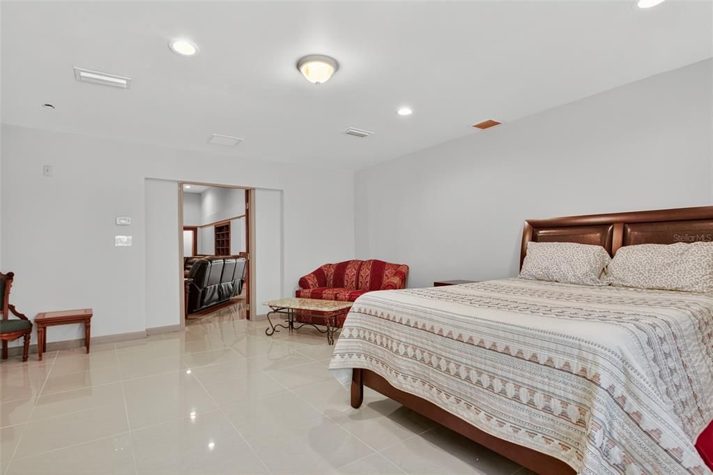 En Venta: $995,000 (4 camas, 4 baños, 5344 Pies cuadrados)