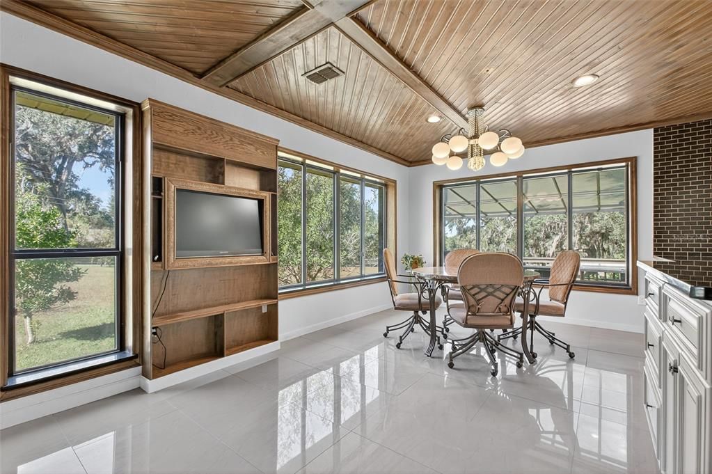 En Venta: $995,000 (4 camas, 4 baños, 5344 Pies cuadrados)