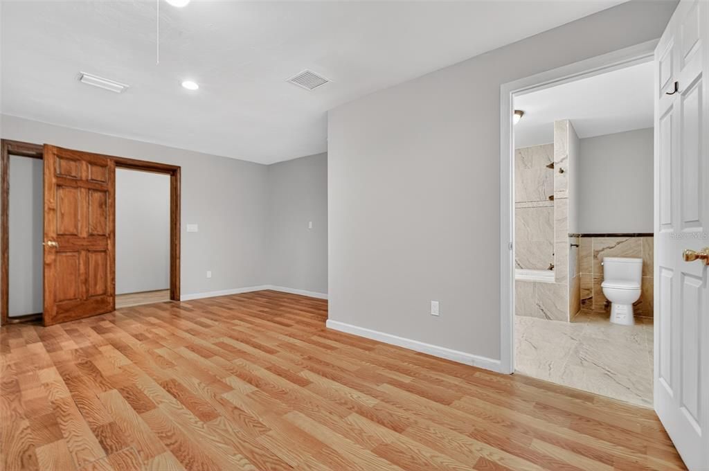 En Venta: $995,000 (4 camas, 4 baños, 5344 Pies cuadrados)