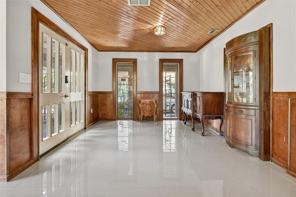 En Venta: $995,000 (4 camas, 4 baños, 5344 Pies cuadrados)