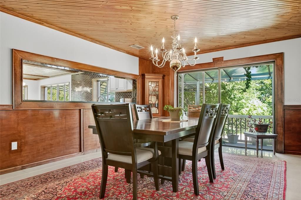 En Venta: $995,000 (4 camas, 4 baños, 5344 Pies cuadrados)