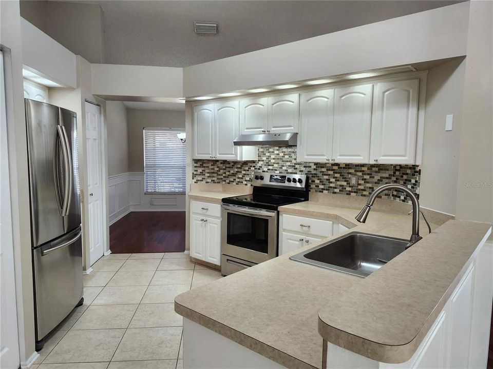 For Rent: $2,500 (3 beds, 2 baths, 1419 Square Feet)